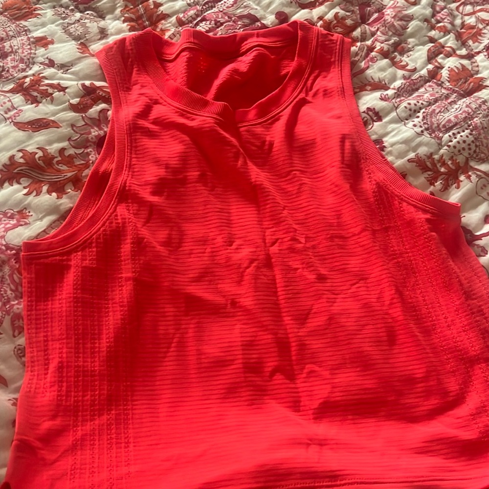 lululemon flare train to be tank size 4 cropped